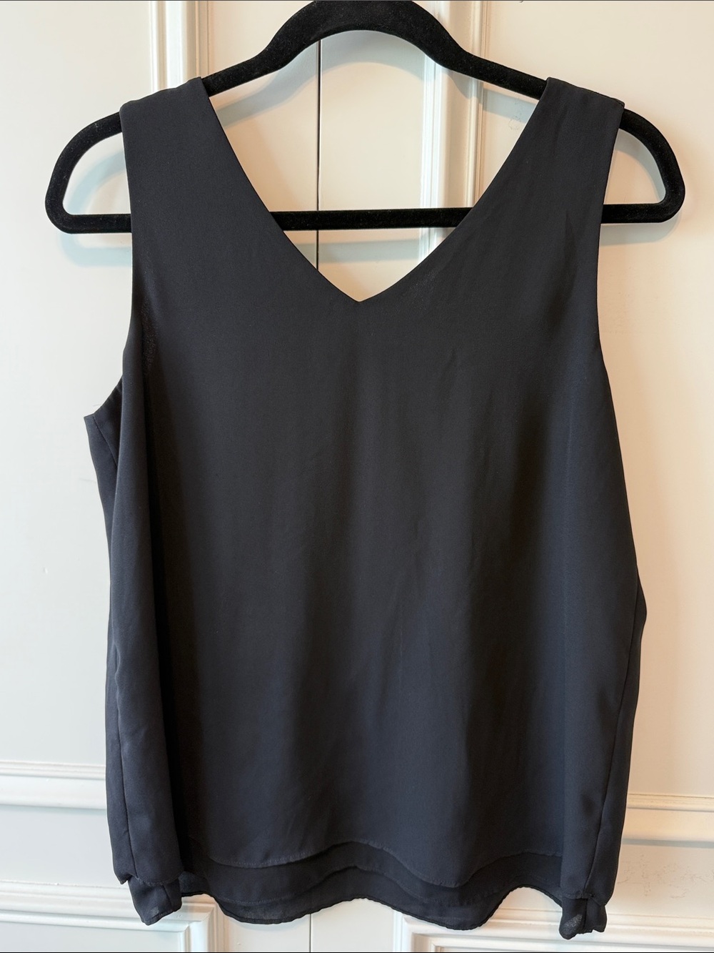 Ann Taylor Factory Black V-Neck Sleeveless Camisole